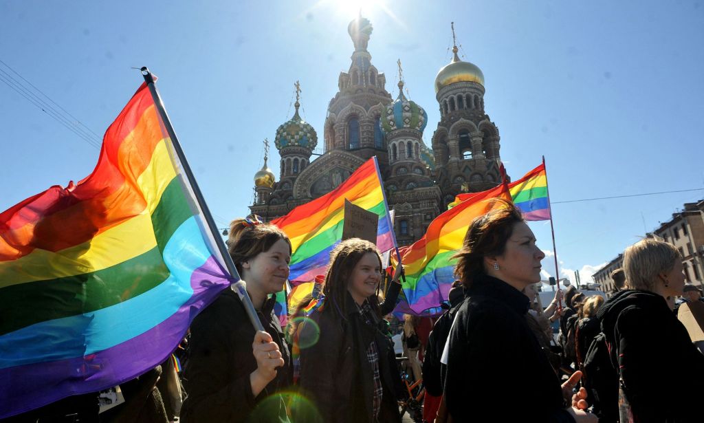 Russian Police Launch Intensive Raids on Gay Bars Following Supreme Court’s Controversial Ruling Declaring LGBTQ+ Movement as ‘Extremist’