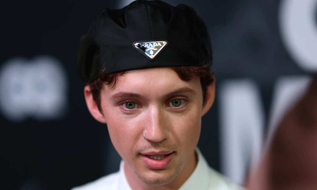 Troye Sivan celebrates his femininity after winning Man of the Year