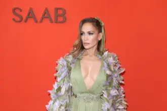 J.Lo serves a forest queen look at Paris Couture Week, and no crumbs were left