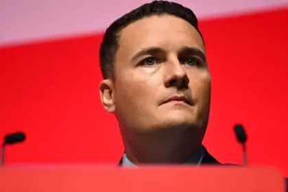 Labour’s Wes Streeting backs separate hospital wards for trans patients