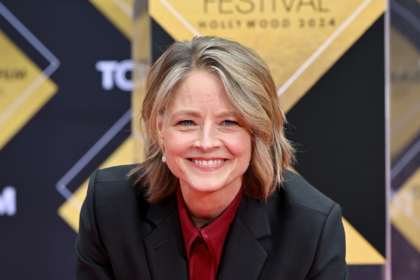 Jodie Foster pays emotional tribute to wife Alexandra Hedison during handprint ceremony in L.A.