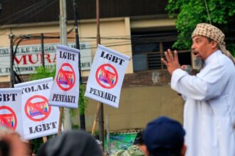 The Indonesian government is taking a bold stance by considering to veto protection for the LGBTQ+ community and freedom of journalism.