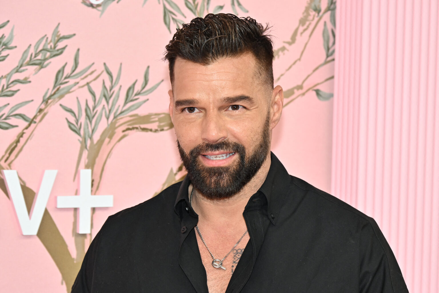Ricky Martin boldly discusses his foot fetish.